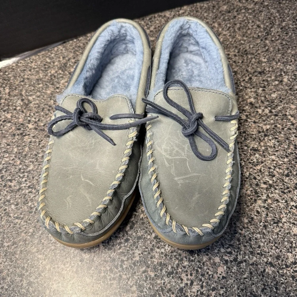 LL Bean Wicked Good Slippers Womens 8 Blue Gray Suede Moccasins Shearling Lined - Picture 3 of 15